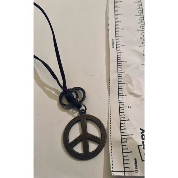 Cute boho PEACE SIGN NECKLACE - Picture 5 of 5
